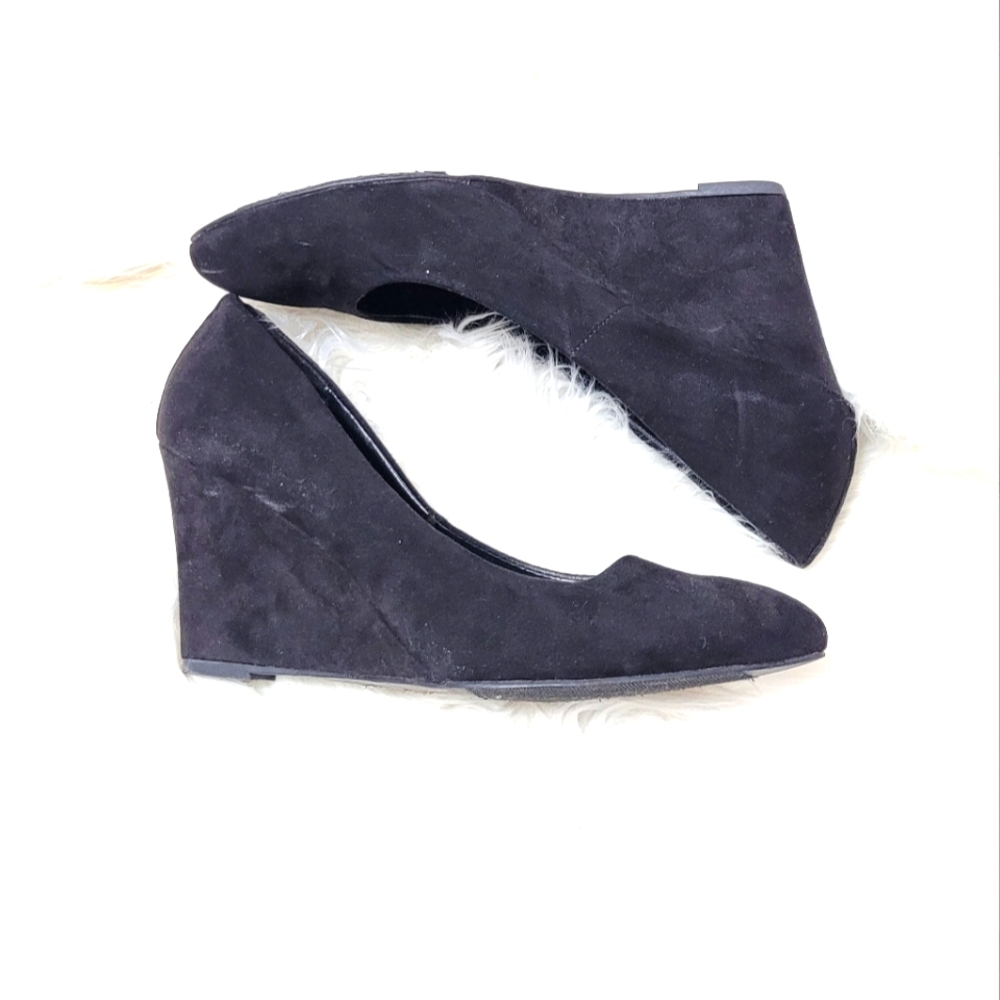 Forever 21 Faux Suede Black Wedge Heel Classic Business Casual